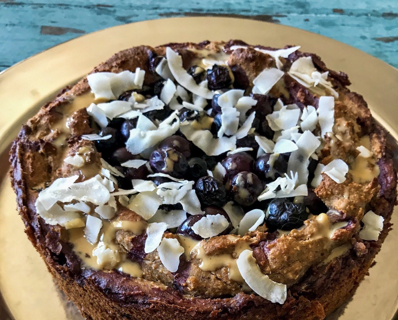 Zuckerfreier Kichererbsen-Heidelbeer Kuchen